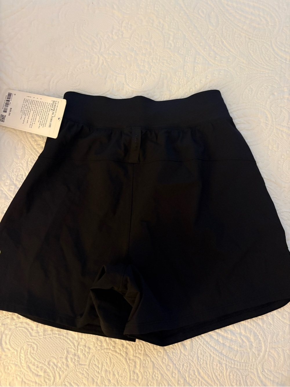 BNWT Lululemon license to train 4” shorts